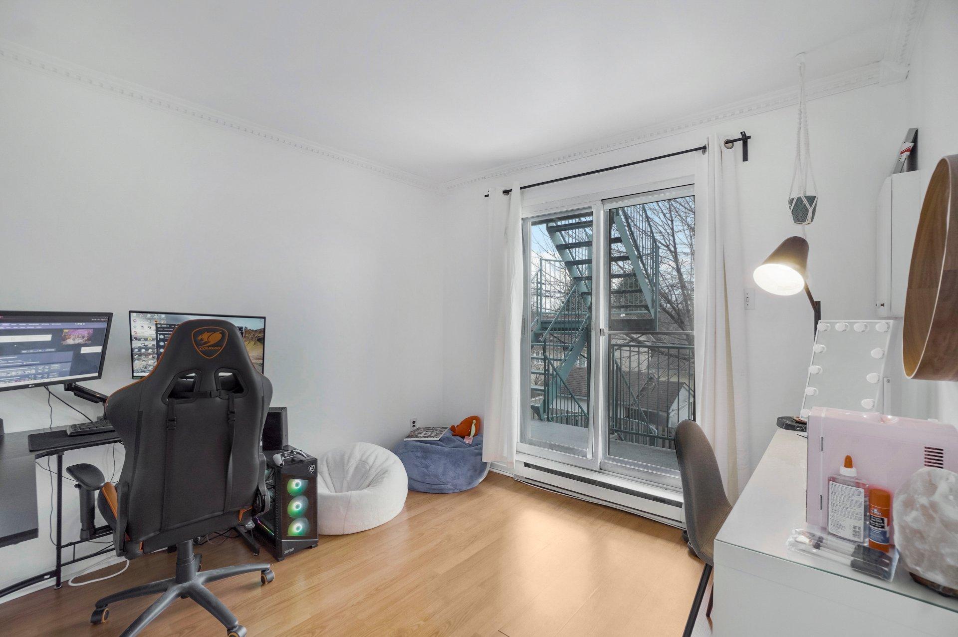 









166


Av. du Manoir

, 3,
Montréal (L'Île-Bizard/Sainte-Geneviève),




QC
H9C2R4

