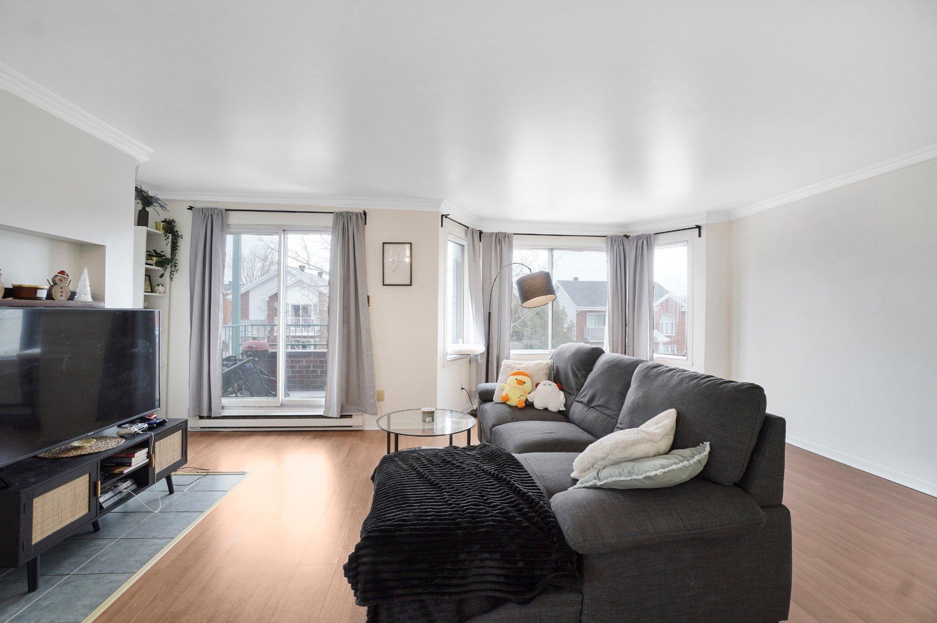 









166


Av. du Manoir

, 3,
Montréal (L'Île-Bizard/Sainte-Geneviève),




QC
H9C2R4

