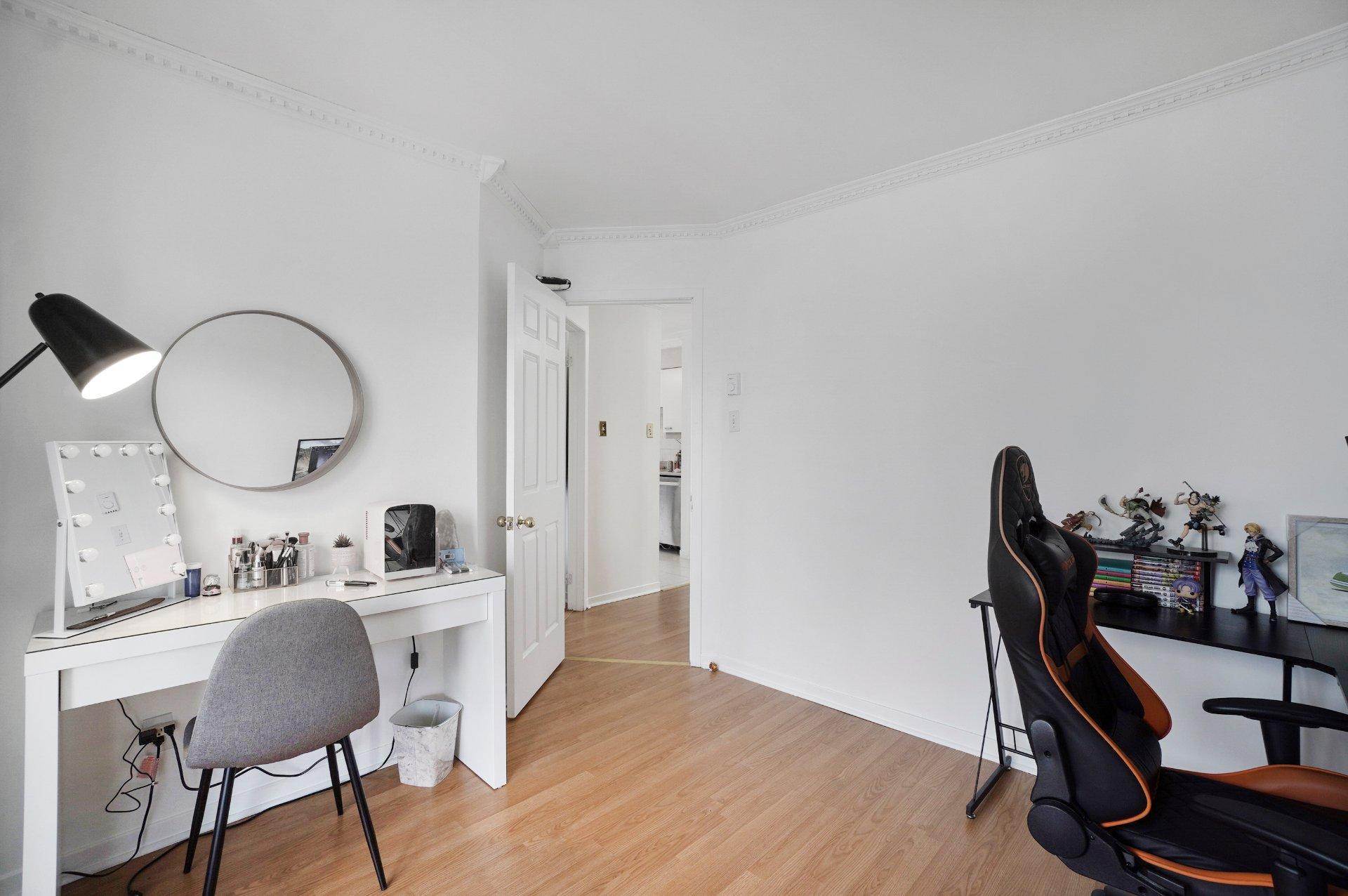 









166


Av. du Manoir

, 3,
Montréal (L'Île-Bizard/Sainte-Geneviève),




QC
H9C2R4


