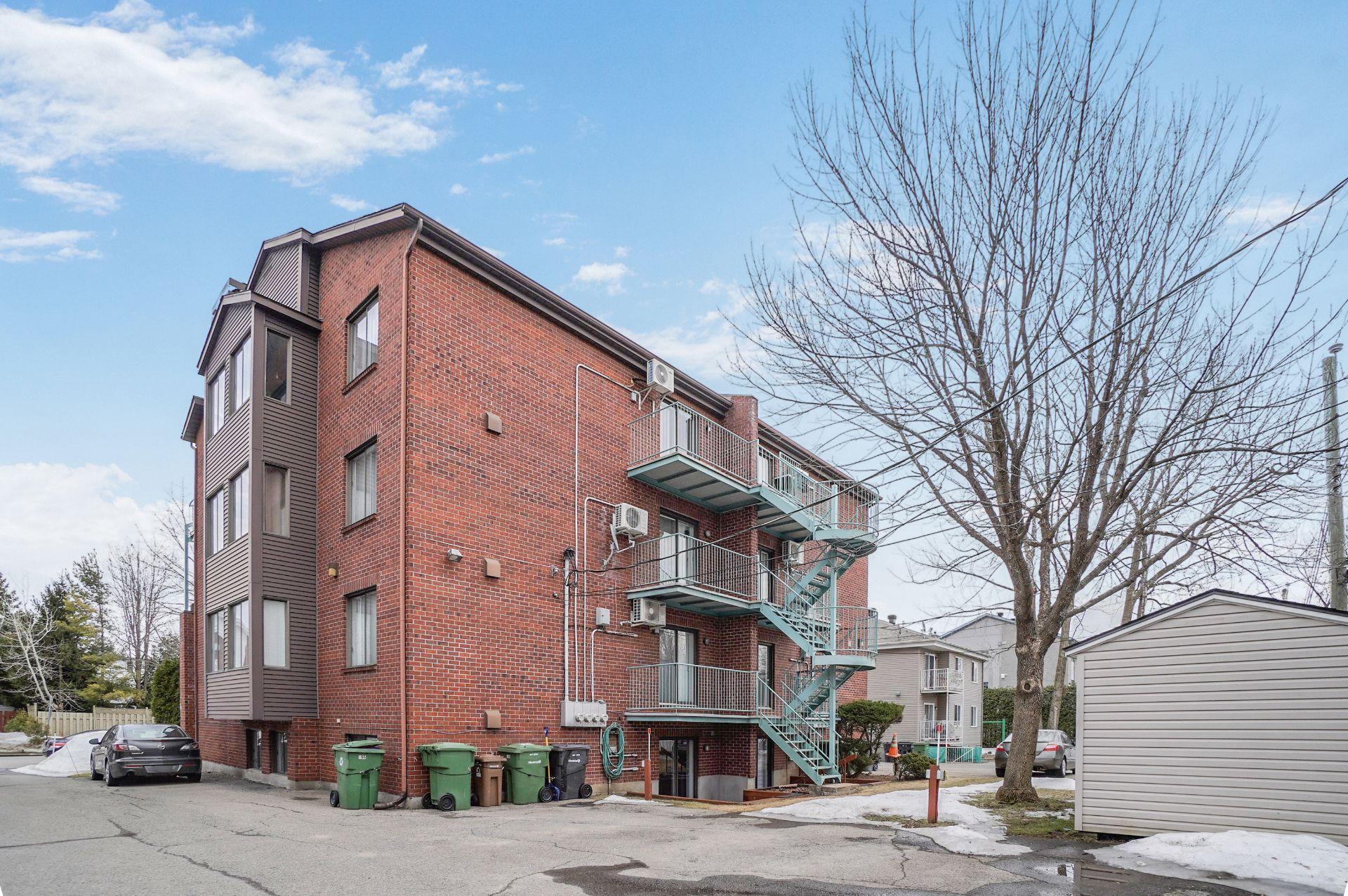 









166


Av. du Manoir

, 3,
Montréal (L'Île-Bizard/Sainte-Geneviève),




QC
H9C2R4

