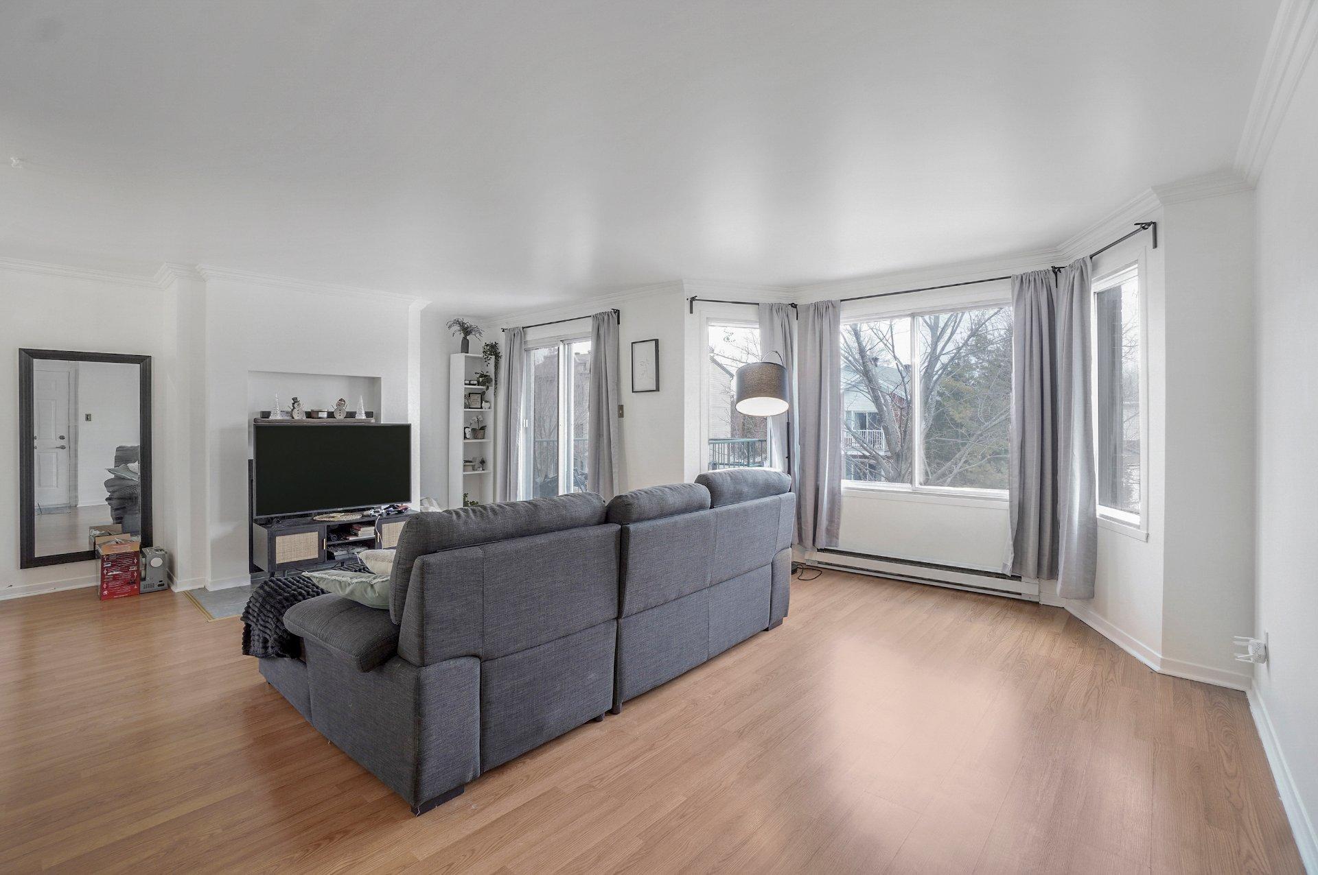 









166


Av. du Manoir

, 3,
Montréal (L'Île-Bizard/Sainte-Geneviève),




QC
H9C2R4

