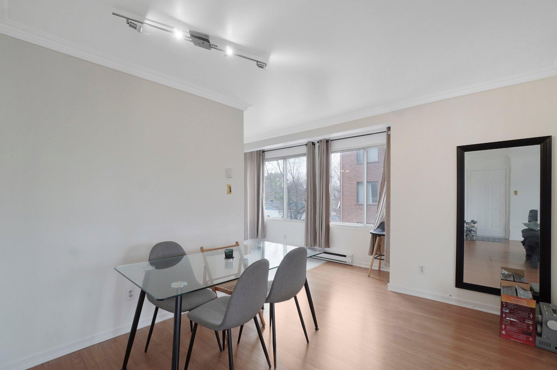 









166


Av. du Manoir

, 3,
Montréal (L'Île-Bizard/Sainte-Geneviève),




QC
H9C2R4

