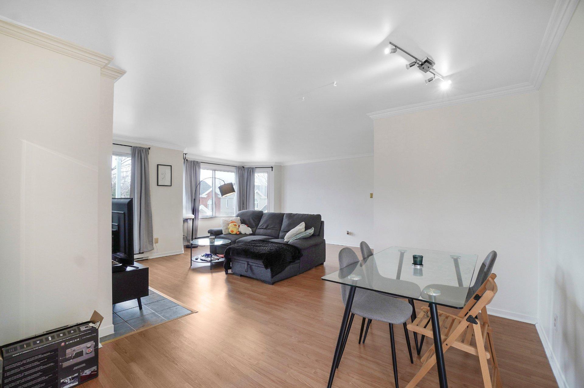 









166


Av. du Manoir

, 3,
Montréal (L'Île-Bizard/Sainte-Geneviève),




QC
H9C2R4

