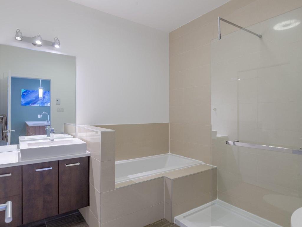 









10700


Rue Berri

, 204,
Montréal (Ahuntsic-Cartierville),




QC
H3L2H4

