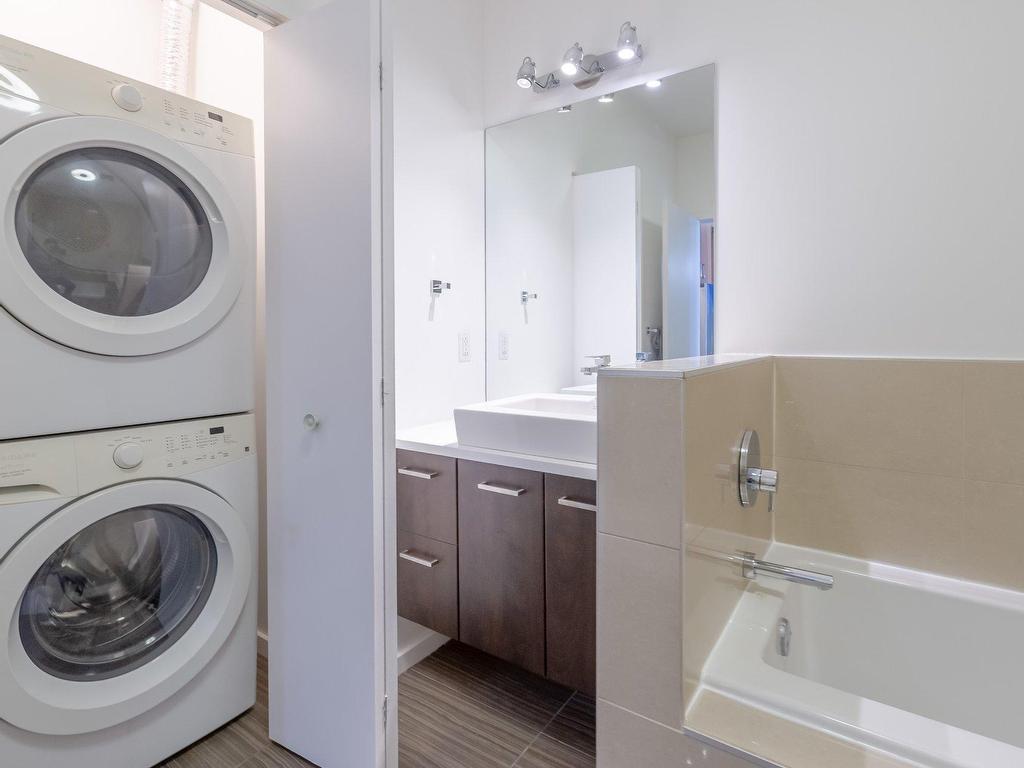









10700


Rue Berri

, 204,
Montréal (Ahuntsic-Cartierville),




QC
H3L2H4

