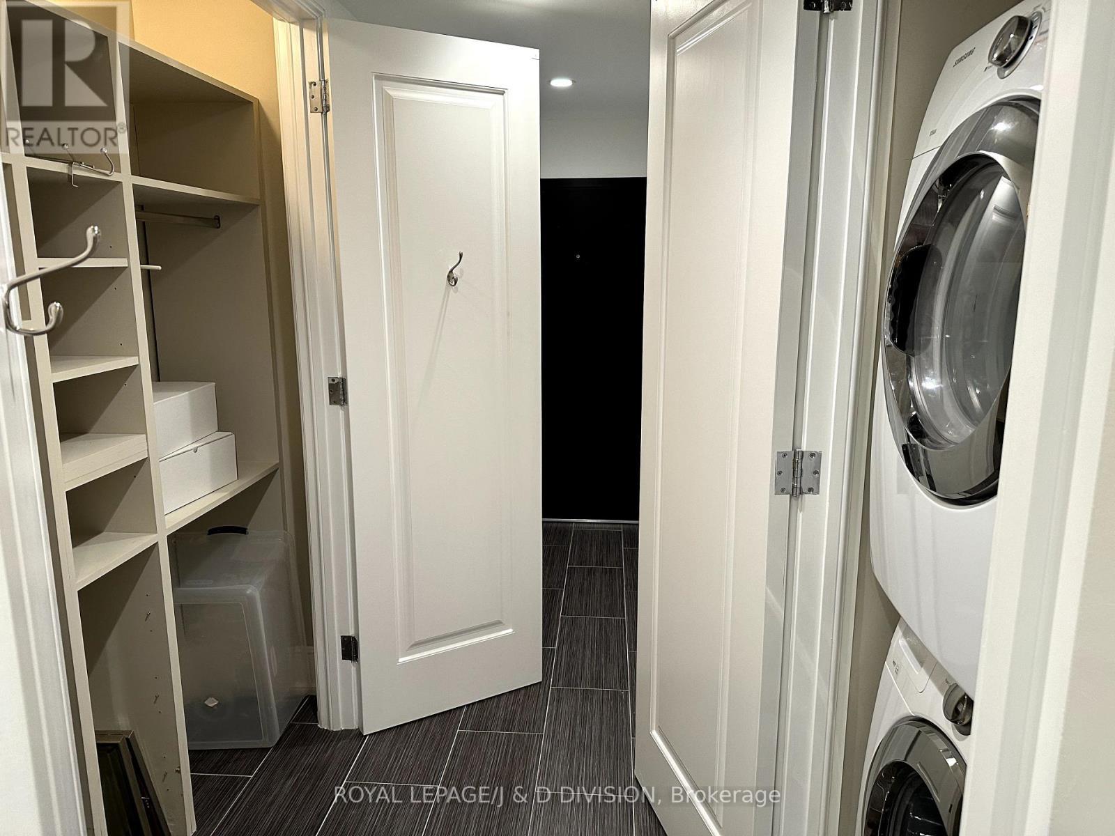 












02 - 28 MADISON AVENUE

,
Toronto,




Ontario
M5R2S1

