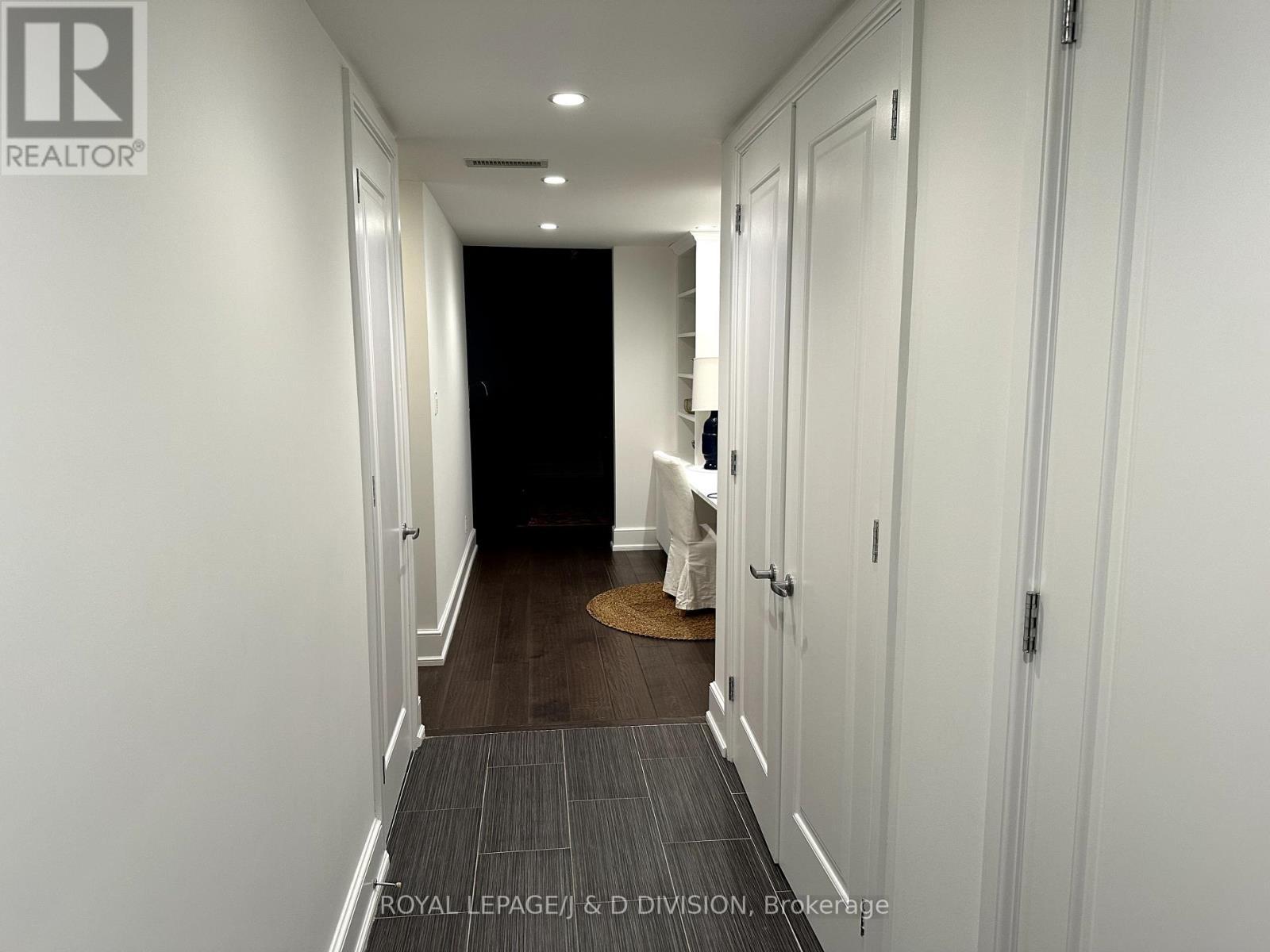 












02 - 28 MADISON AVENUE

,
Toronto,




Ontario
M5R2S1


