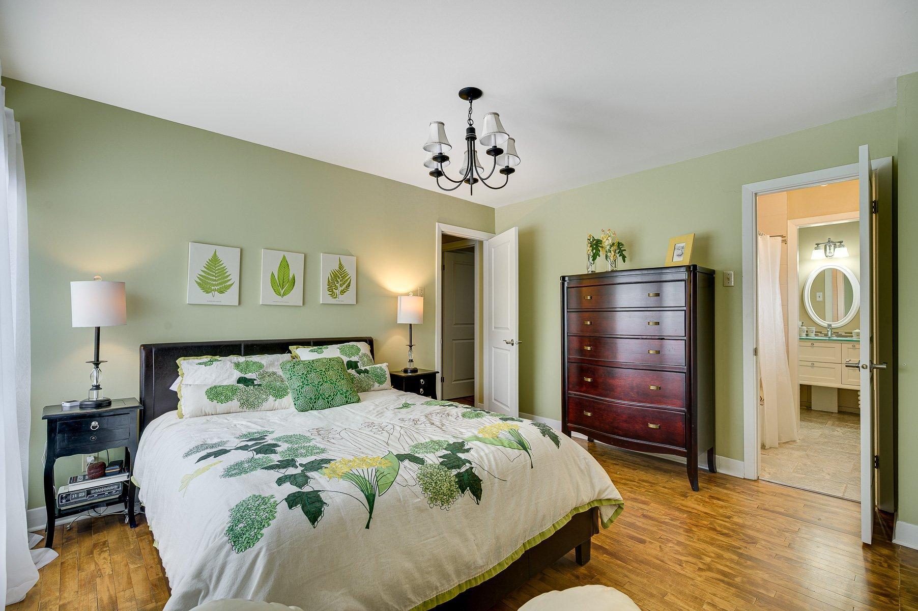 









1


Av. de Champfleury

,
Estérel,




QC
J0T1E0

