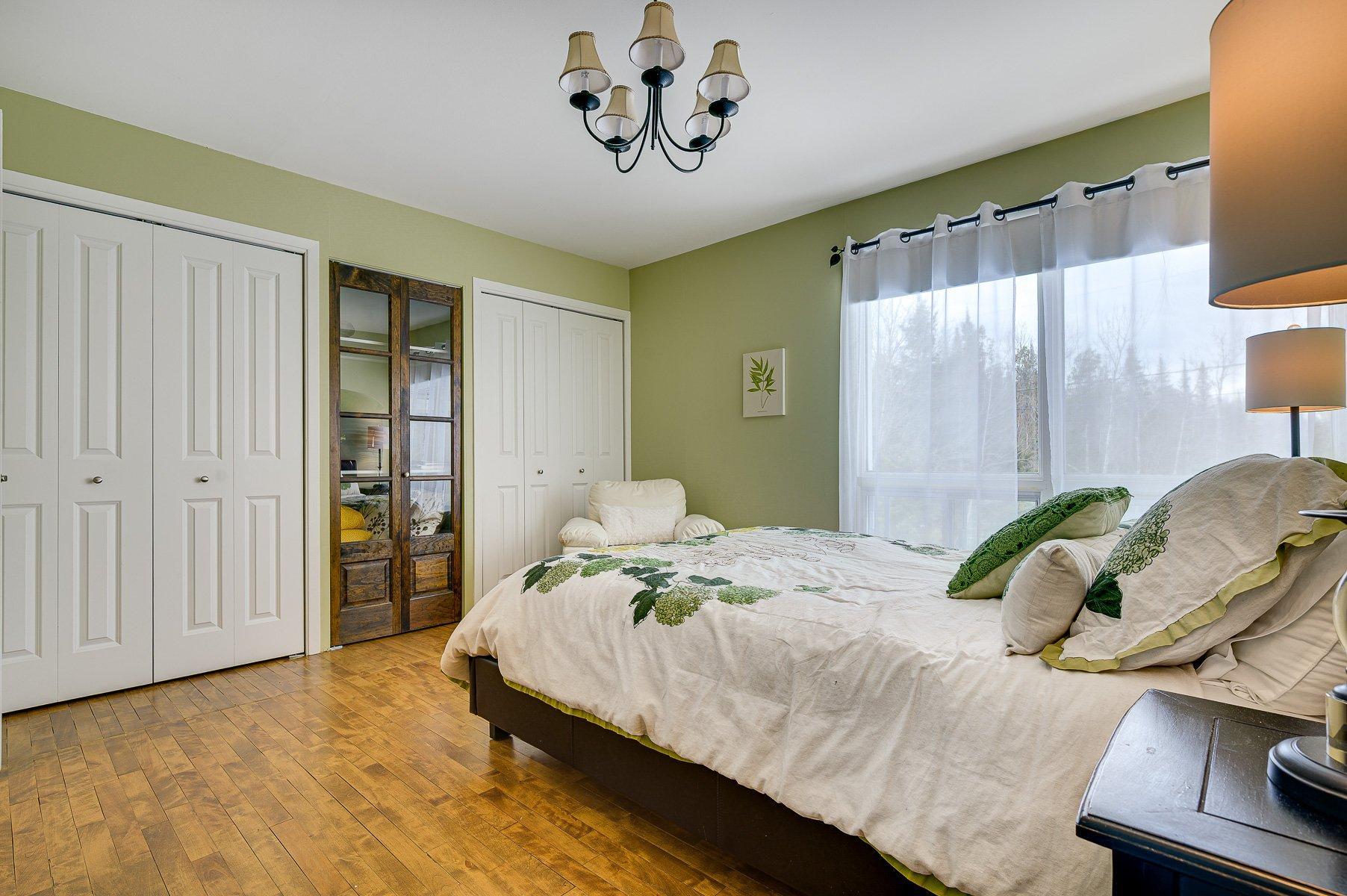 









1


Av. de Champfleury

,
Estérel,




QC
J0T1E0

