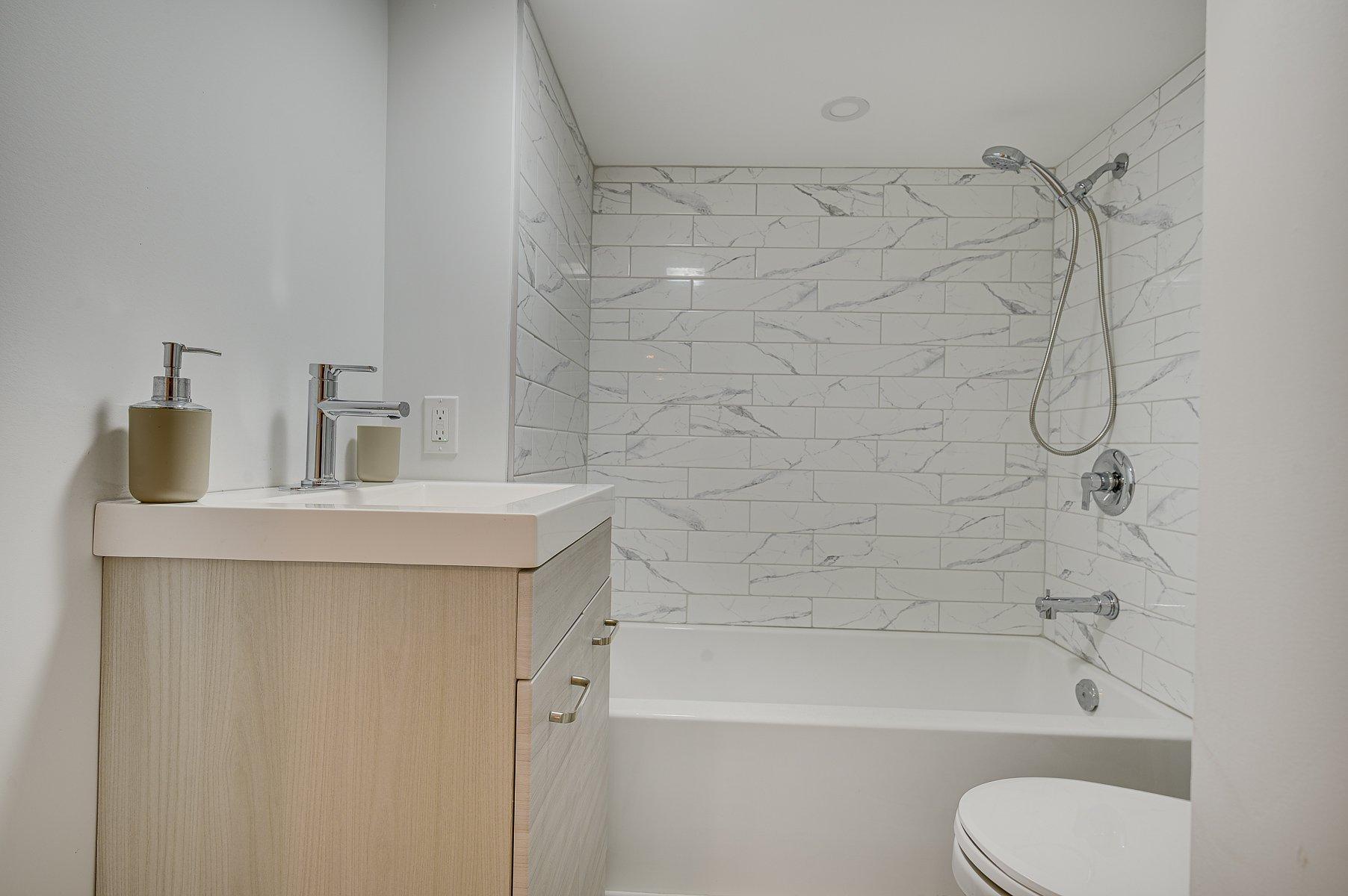 









1


Av. de Champfleury

,
Estérel,




QC
J0T1E0

