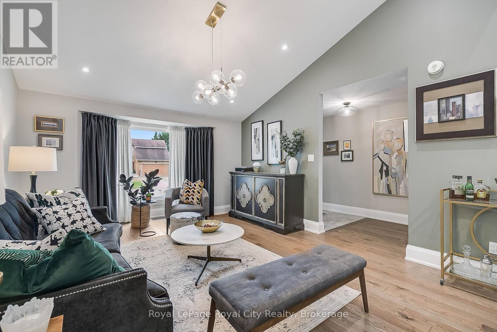 












1 HUNTINGTON PLACE

,
Guelph (Kortright East),




Ontario
N1G4C9

