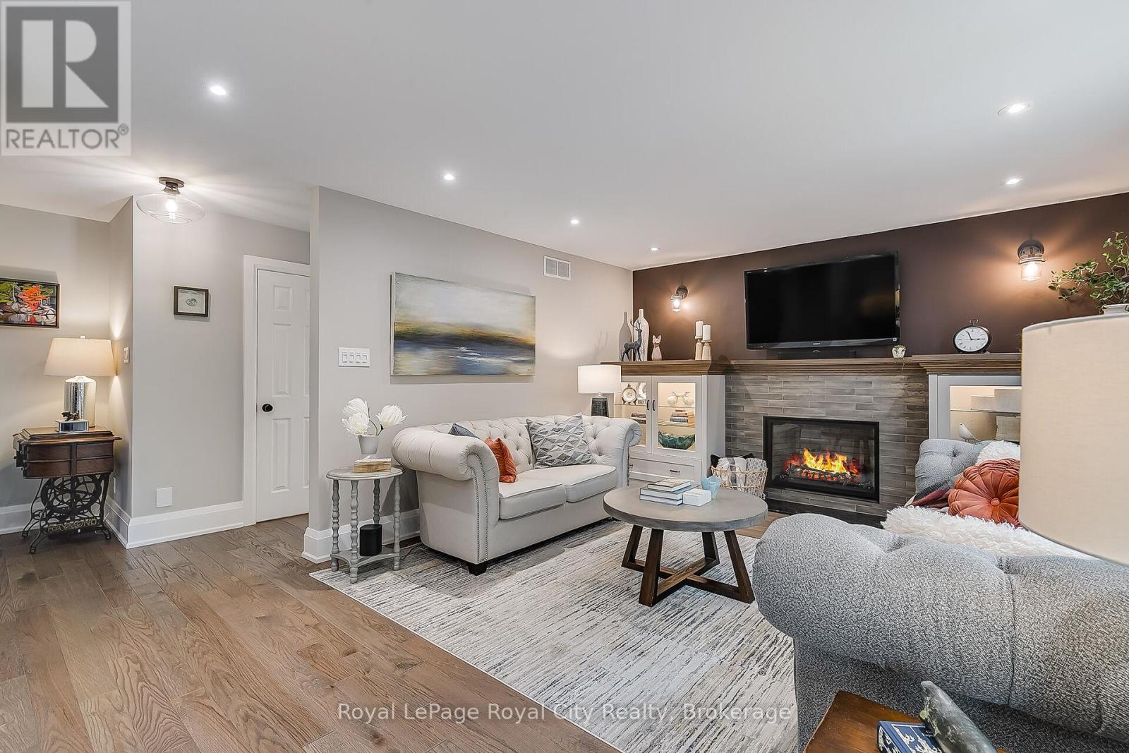 












1 HUNTINGTON PLACE

,
Guelph (Kortright East),




Ontario
N1G4C9

