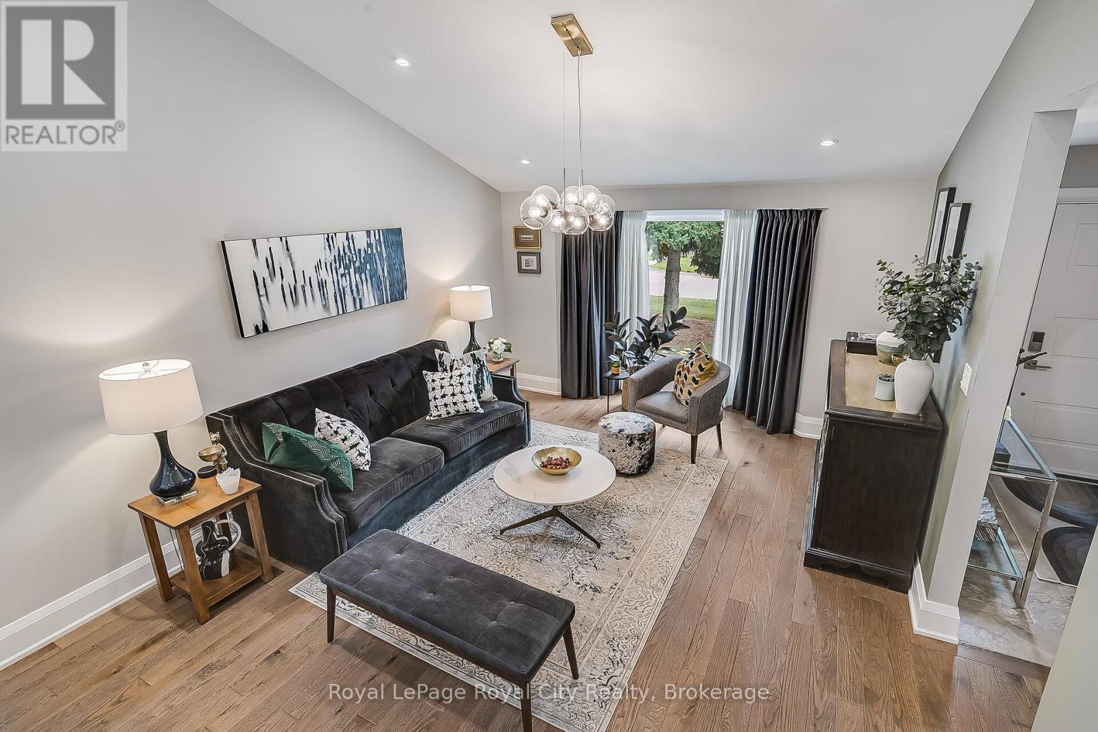 












1 HUNTINGTON PLACE

,
Guelph (Kortright East),




Ontario
N1G4C9

