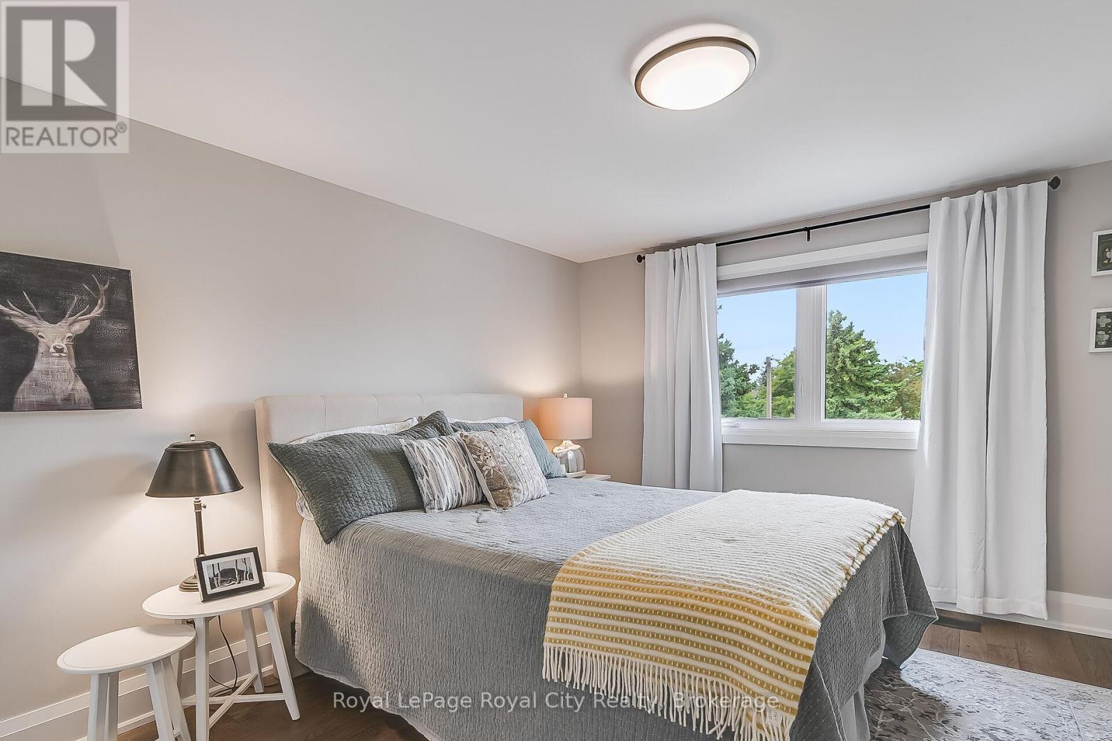 












1 HUNTINGTON PLACE

,
Guelph (Kortright East),




Ontario
N1G4C9

