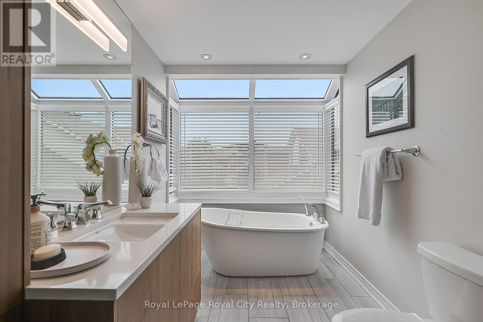 












1 HUNTINGTON PLACE

,
Guelph (Kortright East),




Ontario
N1G4C9

