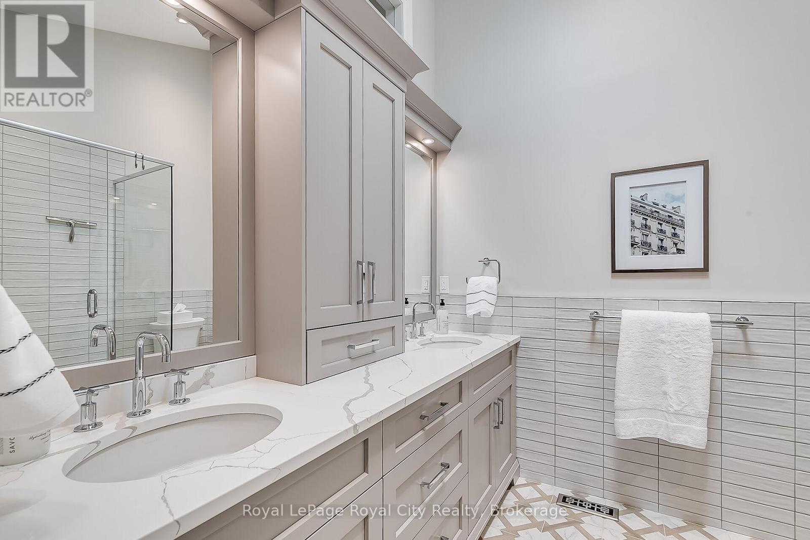 












1 HUNTINGTON PLACE

,
Guelph (Kortright East),




Ontario
N1G4C9

