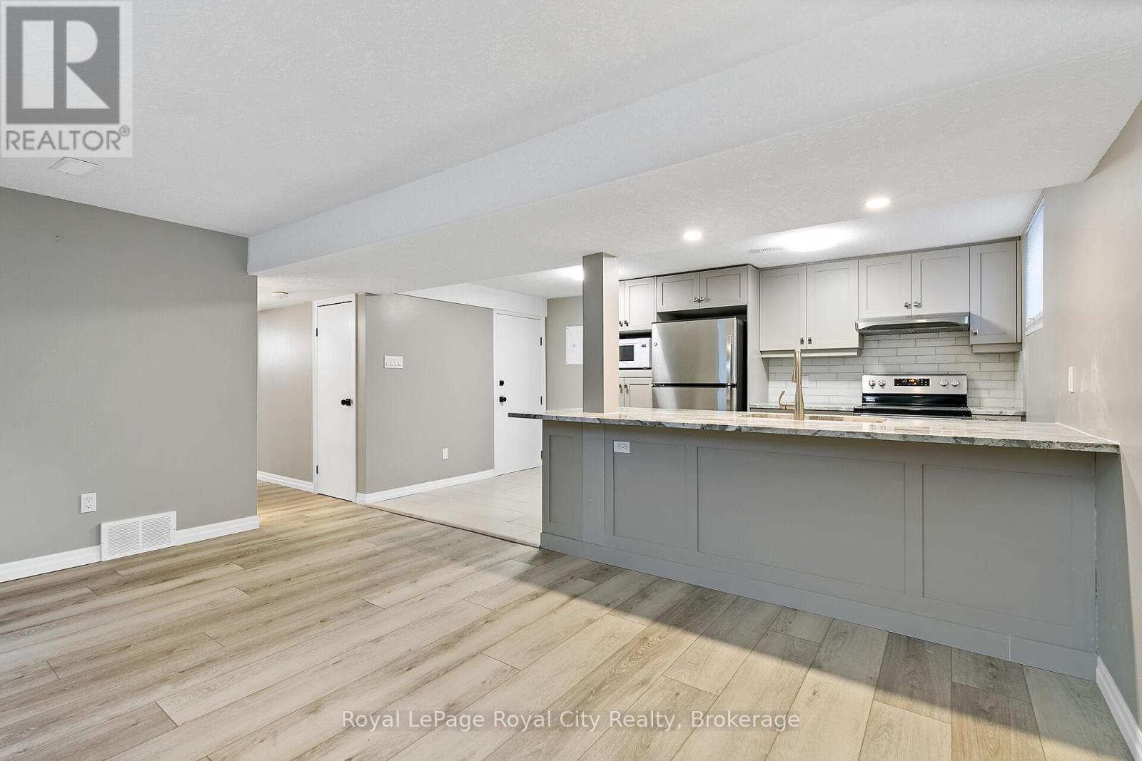 












1 HUNTINGTON PLACE

,
Guelph (Kortright East),




Ontario
N1G4C9

