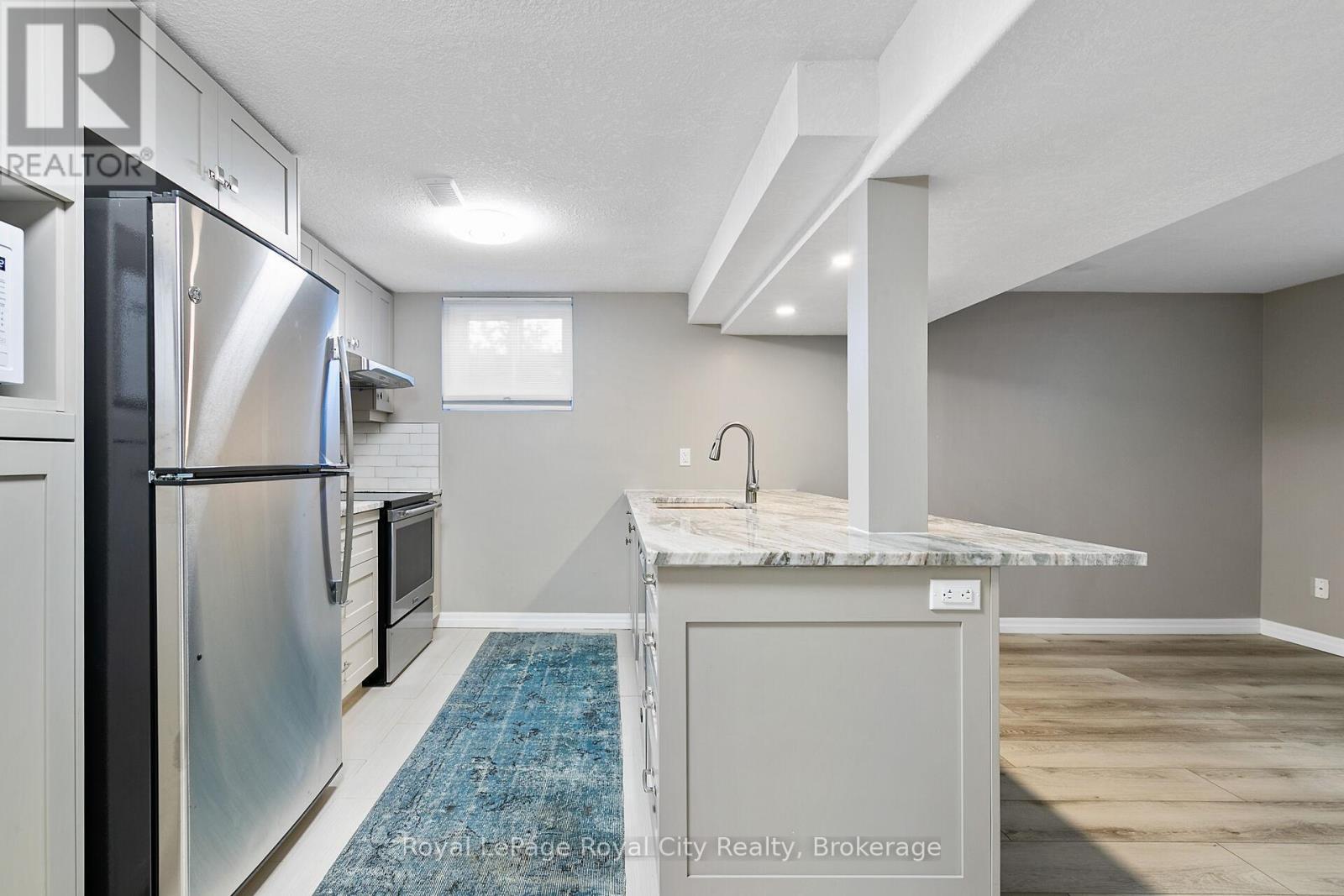 












1 HUNTINGTON PLACE

,
Guelph (Kortright East),




Ontario
N1G4C9

