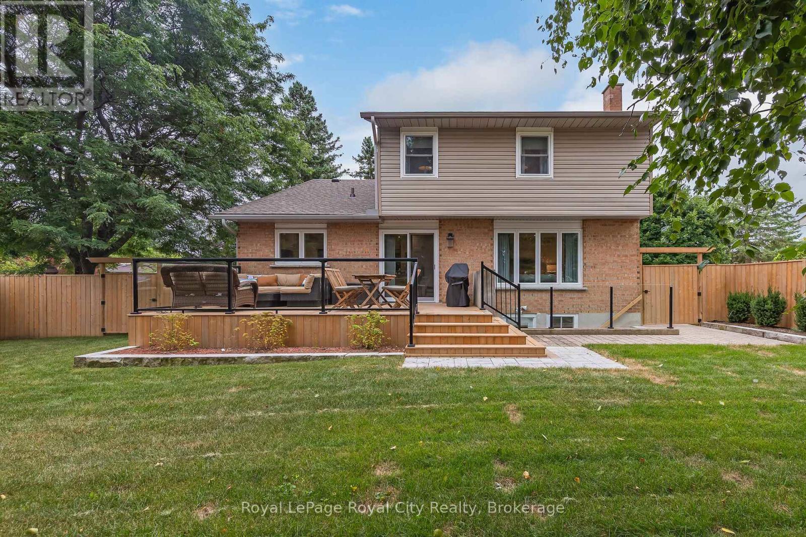












1 HUNTINGTON PLACE

,
Guelph (Kortright East),




Ontario
N1G4C9

