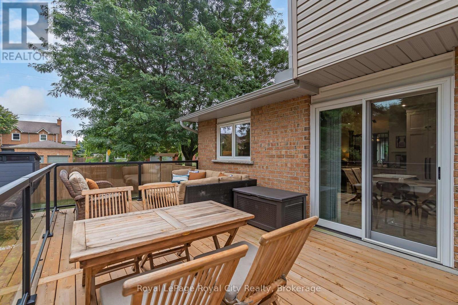 












1 HUNTINGTON PLACE

,
Guelph (Kortright East),




Ontario
N1G4C9

