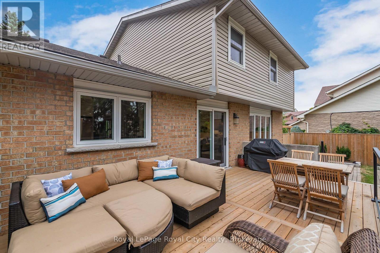 












1 HUNTINGTON PLACE

,
Guelph (Kortright East),




Ontario
N1G4C9

