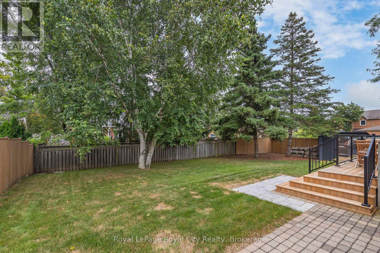 












1 HUNTINGTON PLACE

,
Guelph (Kortright East),




Ontario
N1G4C9

