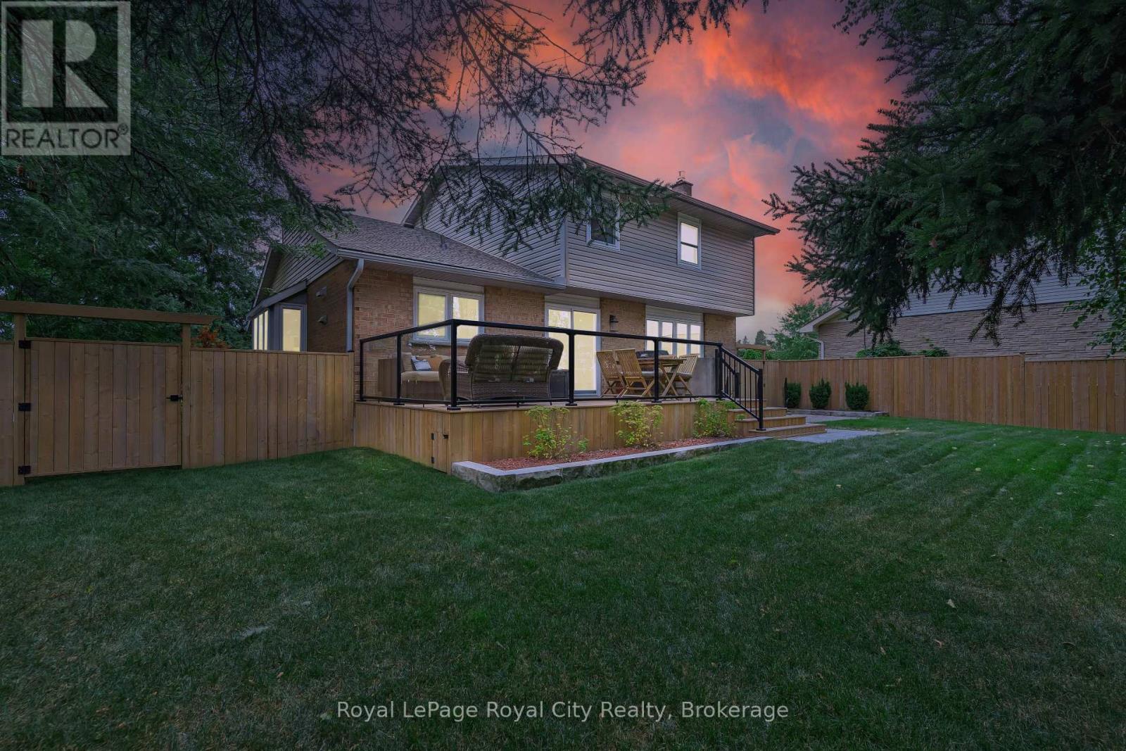 












1 HUNTINGTON PLACE

,
Guelph (Kortright East),




Ontario
N1G4C9

