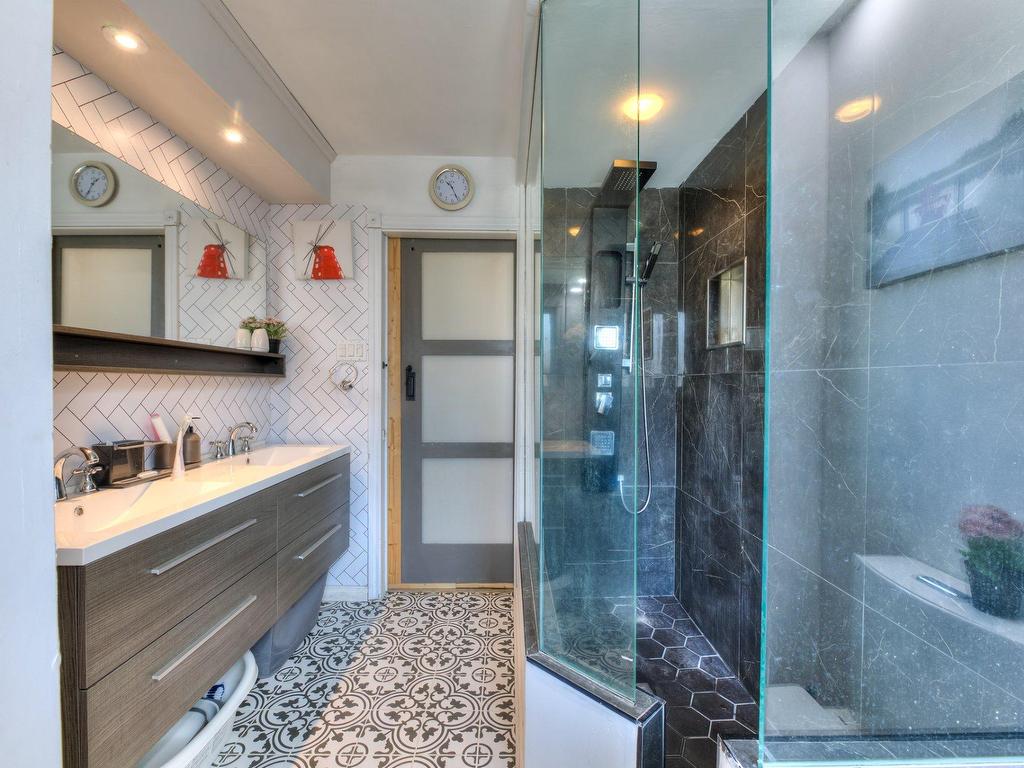 









155


Rue Pilon

,
Saint-Eustache,




QC
J7P2J5

