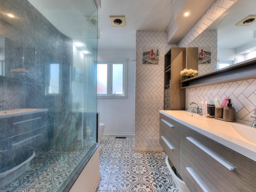 









155


Rue Pilon

,
Saint-Eustache,




QC
J7P2J5

