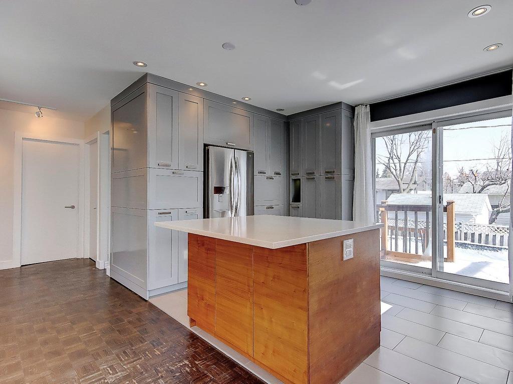 









18


Rue de la Chanterelle

,
Saint-Basile-le-Grand,




QC
J3N1L1

