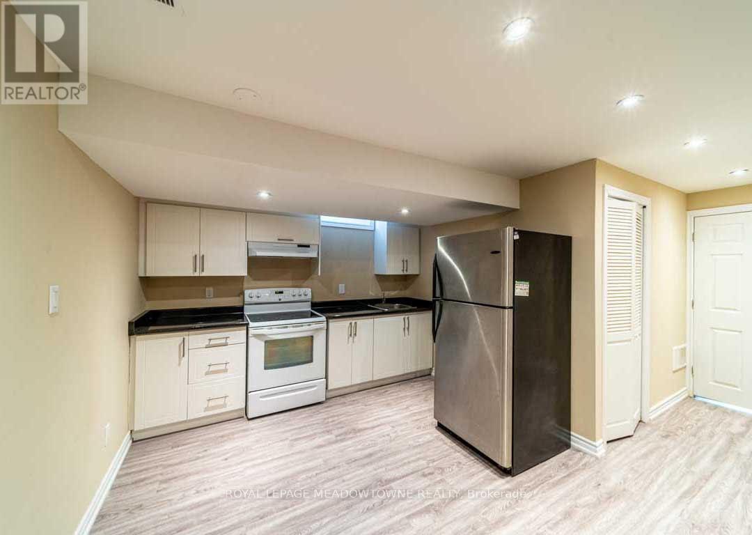 












1036 YATES DRIVE

,
Milton,




Ontario
L9T6A7

