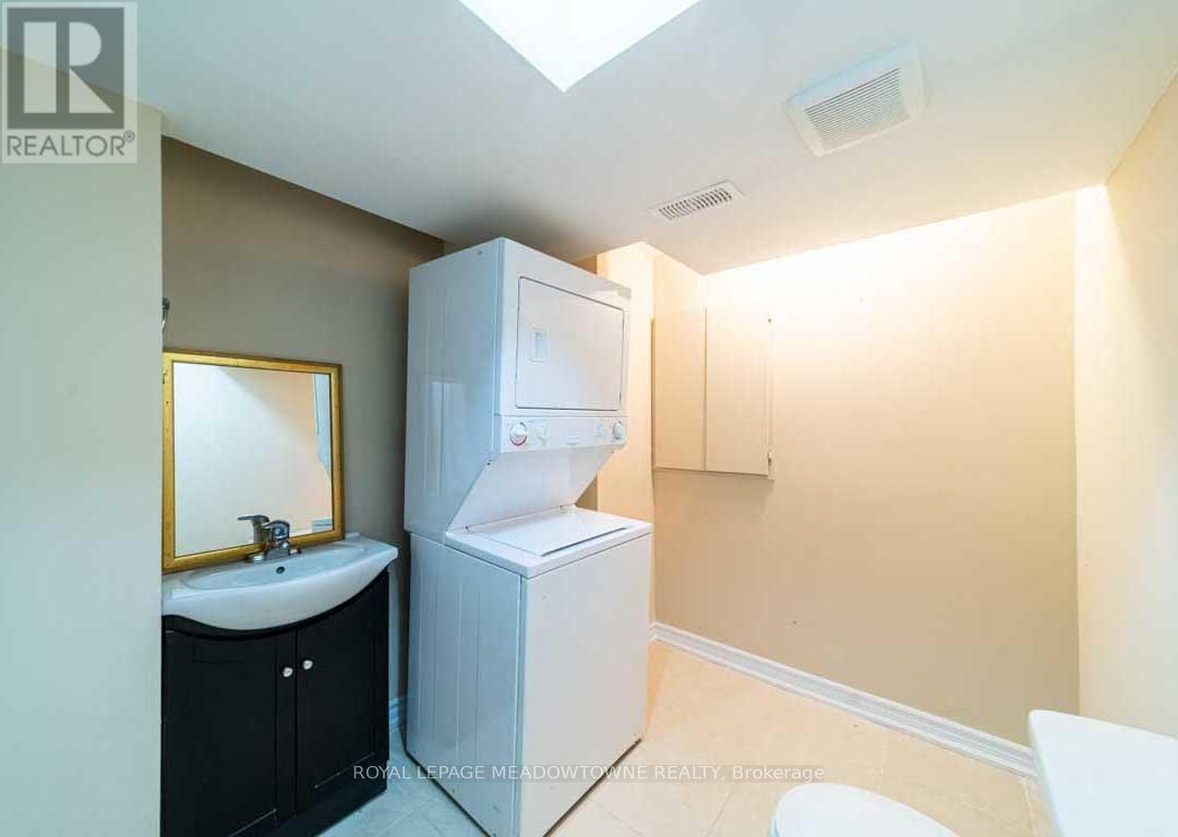 












1036 YATES DRIVE

,
Milton,




Ontario
L9T6A7

