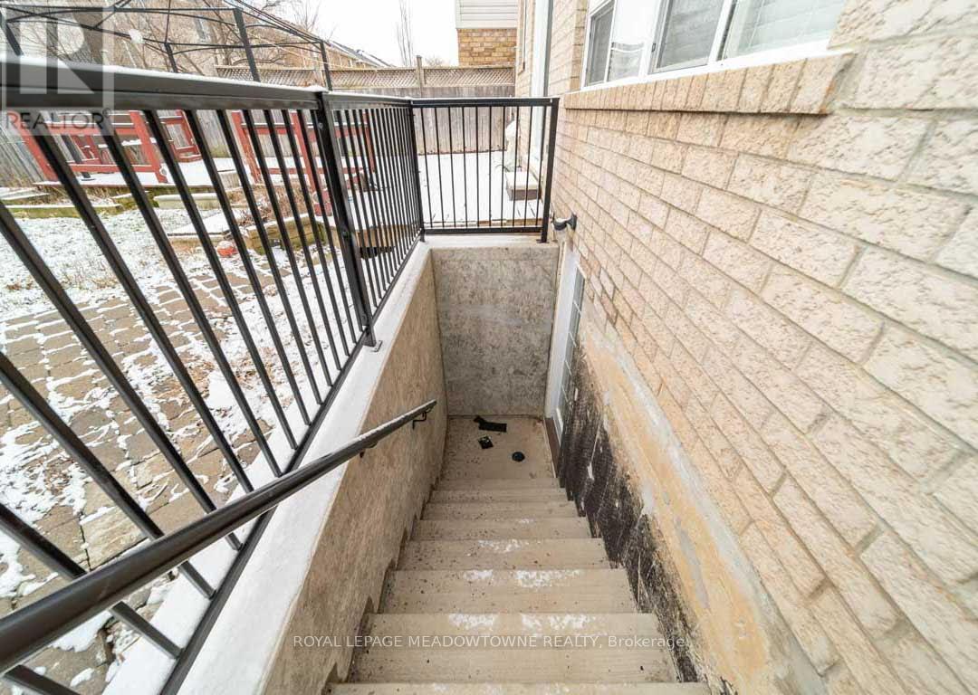 












1036 YATES DRIVE

,
Milton,




Ontario
L9T6A7


