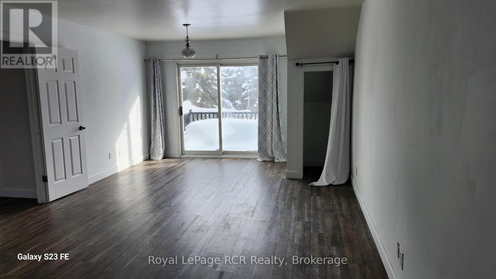 












11 BLACKBURN AVENUE

,
Clearview (Nottawa),




Ontario
L0M1P0

