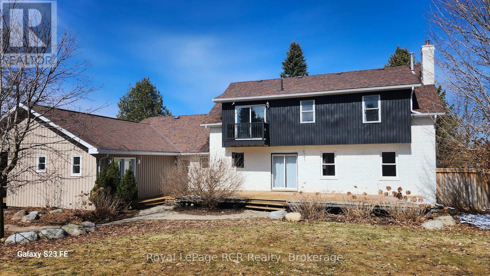 












11 BLACKBURN AVENUE

,
Clearview (Nottawa),




Ontario
L0M1P0

