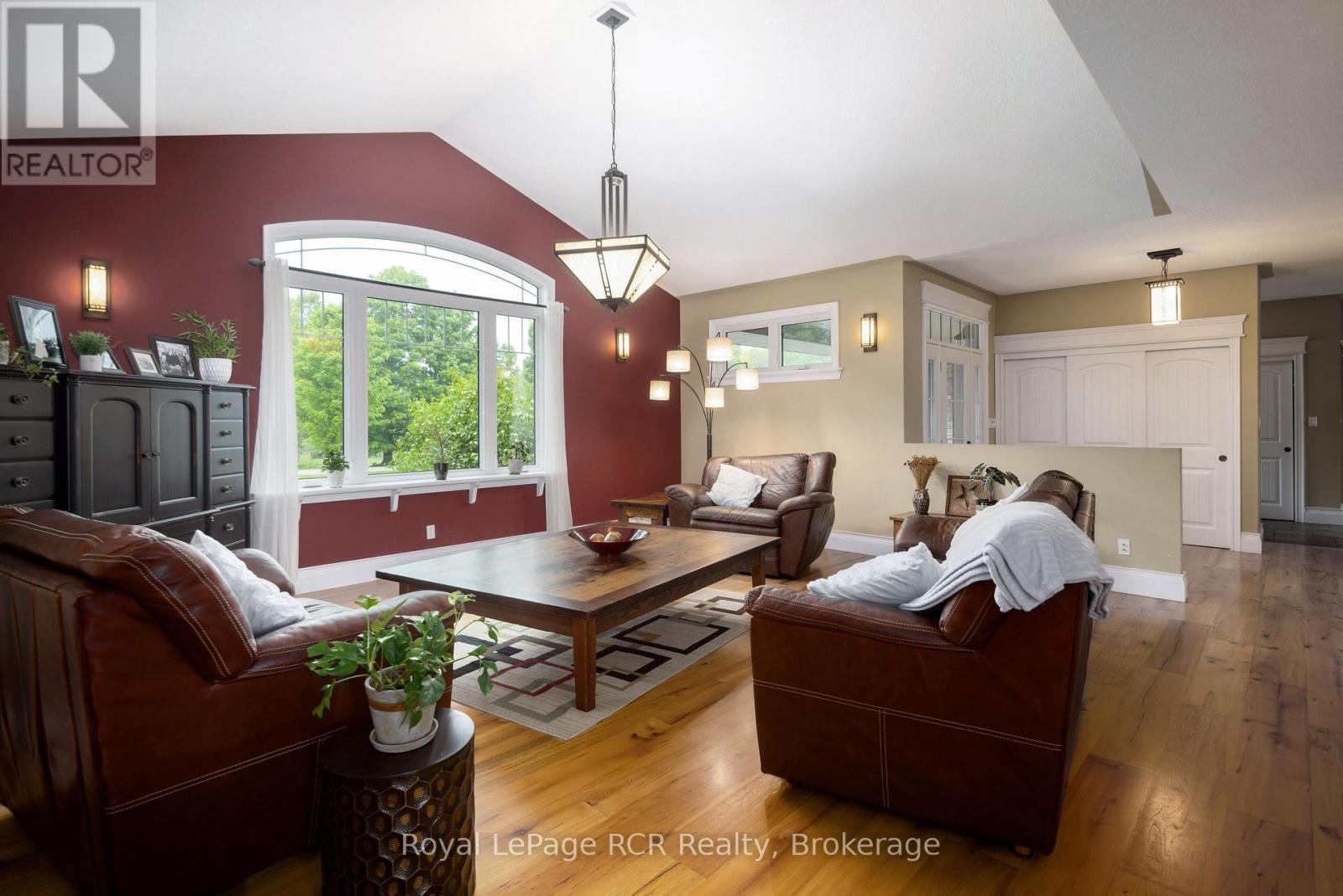 












023038 HOLLAND-SYDENHAM TOWNLINE

,
Chatsworth,




Ontario
N0H1G0

