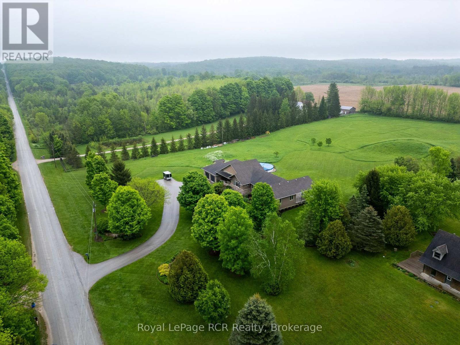 












023038 HOLLAND-SYDENHAM TOWNLINE

,
Chatsworth,




Ontario
N0H1G0

