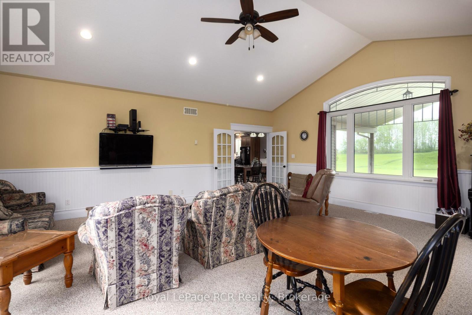 












023038 HOLLAND-SYDENHAM TOWNLINE

,
Chatsworth,




Ontario
N0H1G0

