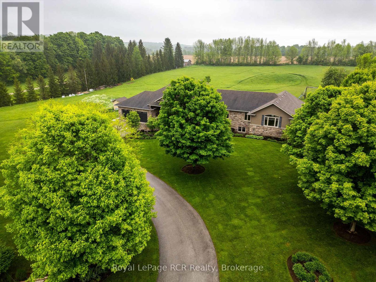 












023038 HOLLAND-SYDENHAM TOWNLINE

,
Chatsworth,




Ontario
N0H1G0

