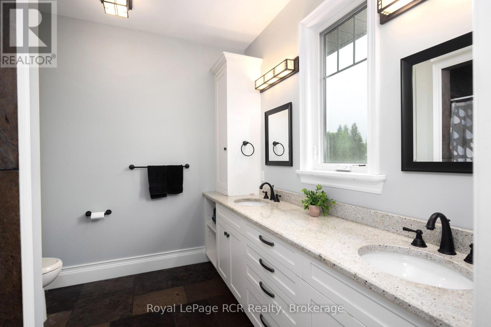 












023038 HOLLAND-SYDENHAM TOWNLINE

,
Chatsworth,




Ontario
N0H1G0

