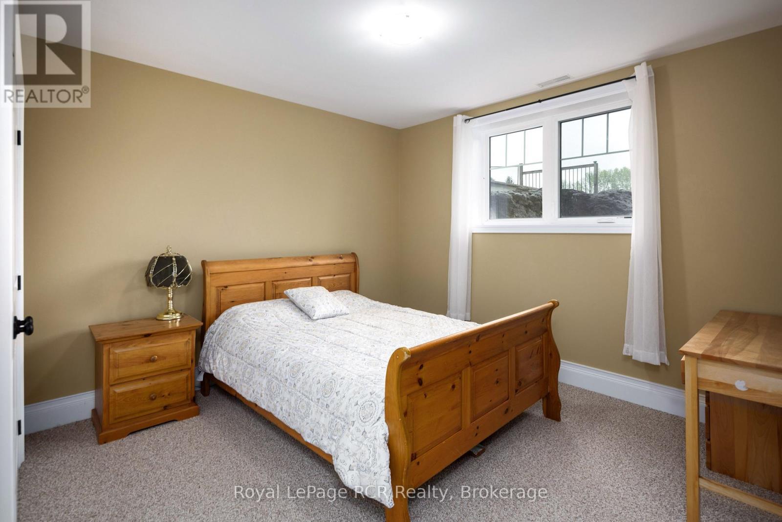 












023038 HOLLAND-SYDENHAM TOWNLINE

,
Chatsworth,




Ontario
N0H1G0

