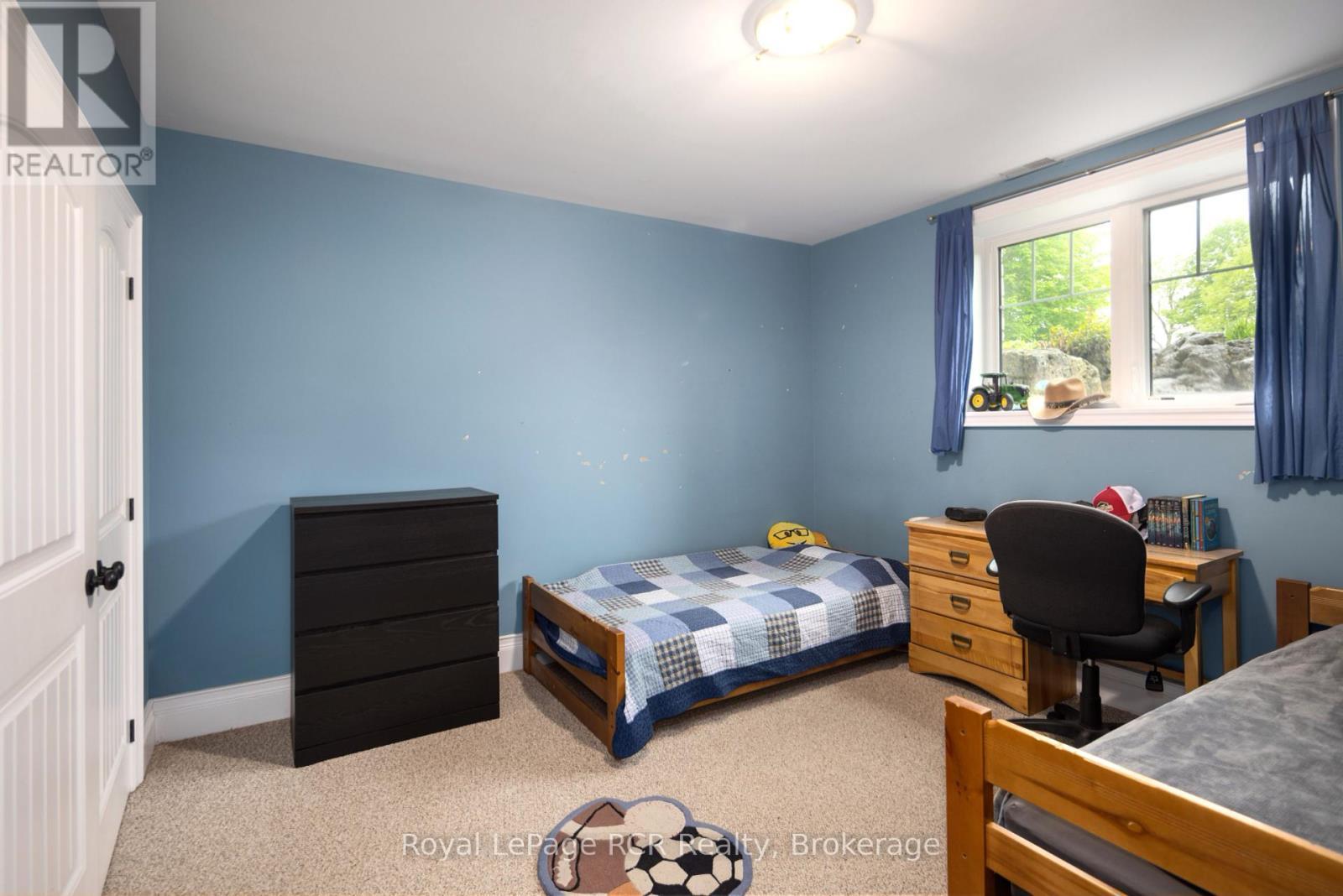 












023038 HOLLAND-SYDENHAM TOWNLINE

,
Chatsworth,




Ontario
N0H1G0

