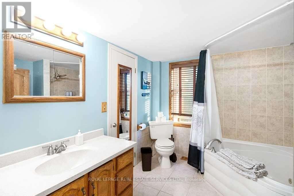 












7011 HIGHWAY 6 HIGHWAY

,
Northern Bruce Peninsula,




Ontario
N0H2R0

