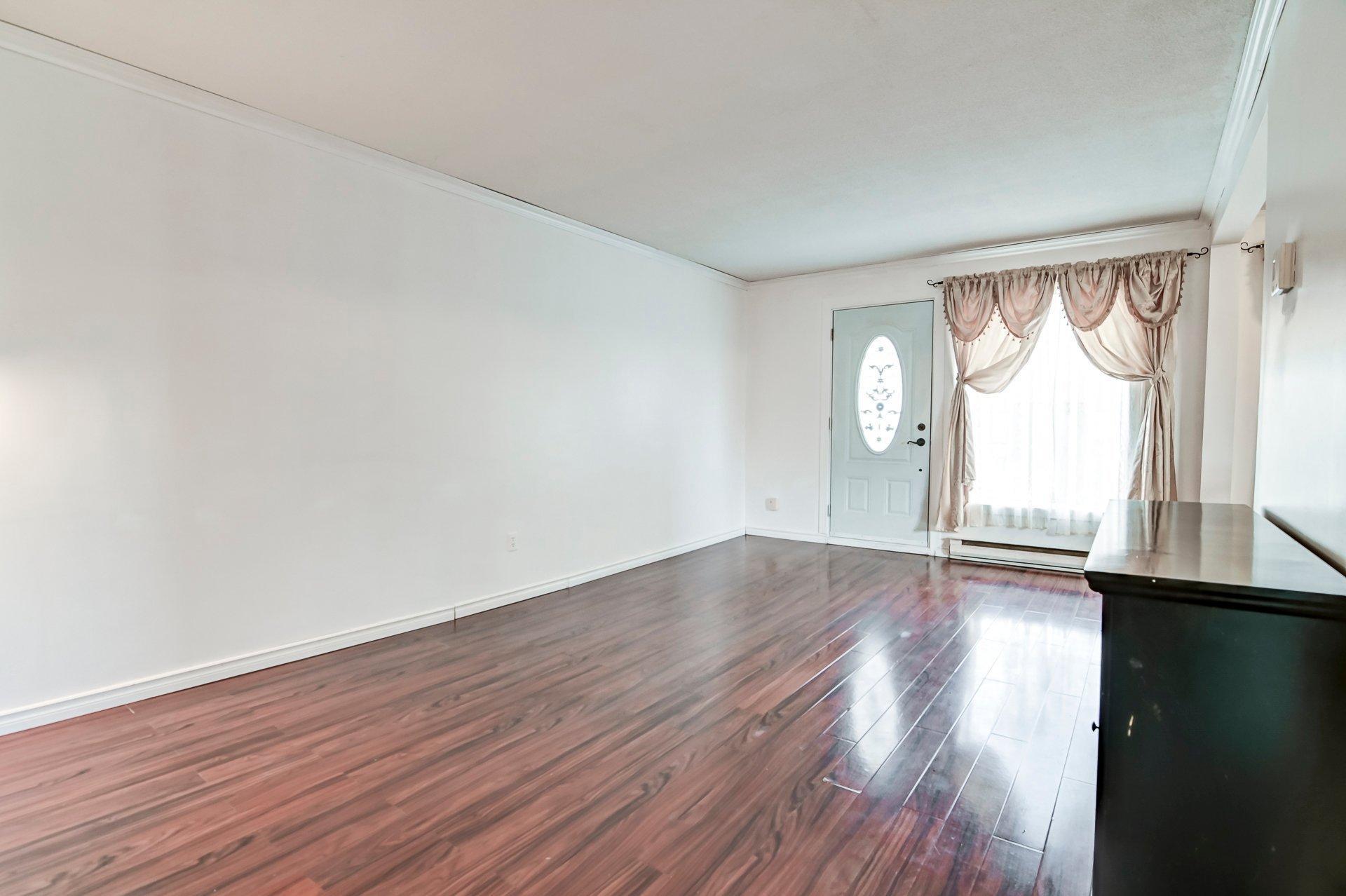 









92


Rue Viking

,
Dollard-des-Ormeaux,




QC
H9G2P1

