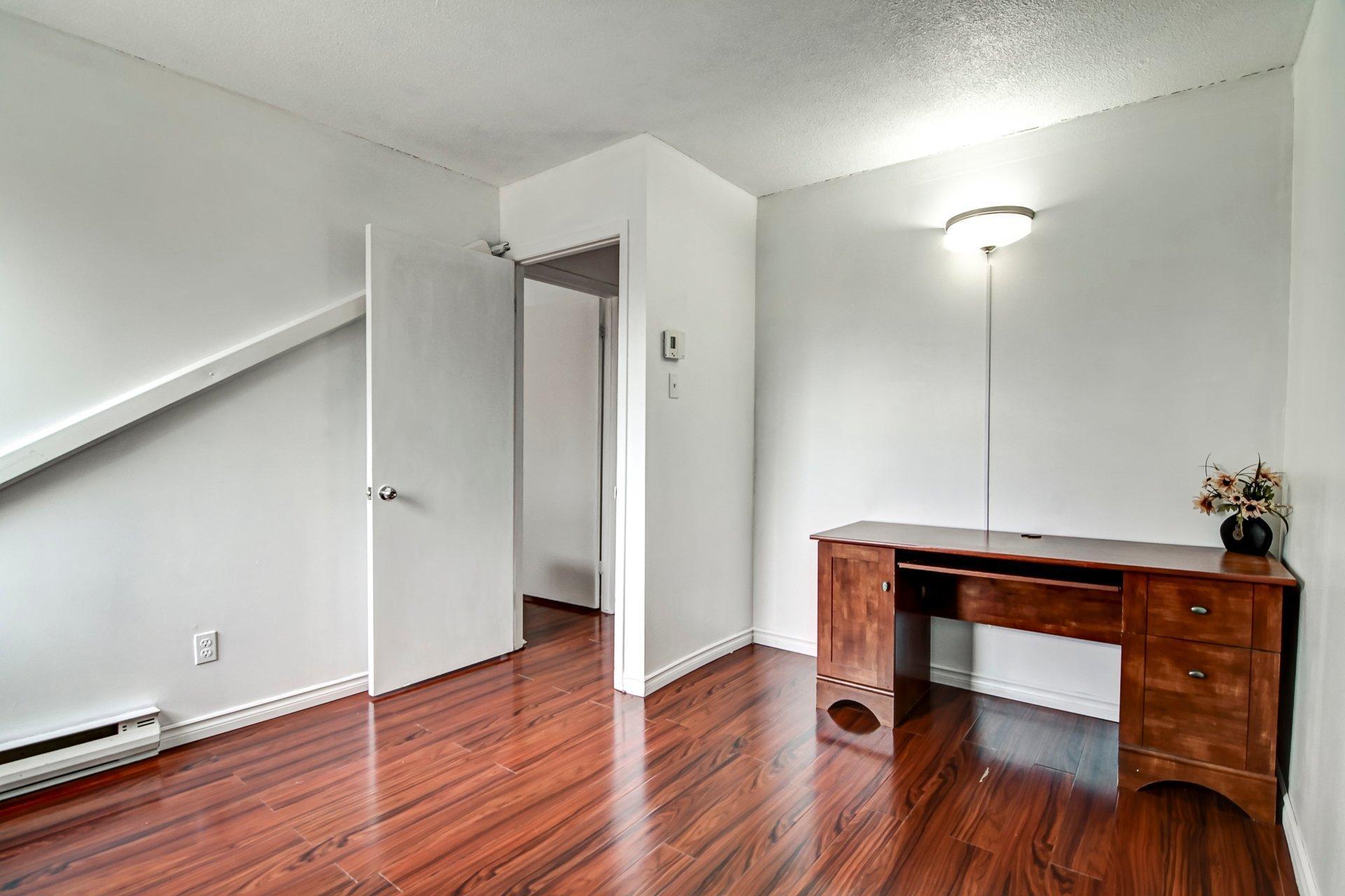 









92


Rue Viking

,
Dollard-des-Ormeaux,




QC
H9G2P1

