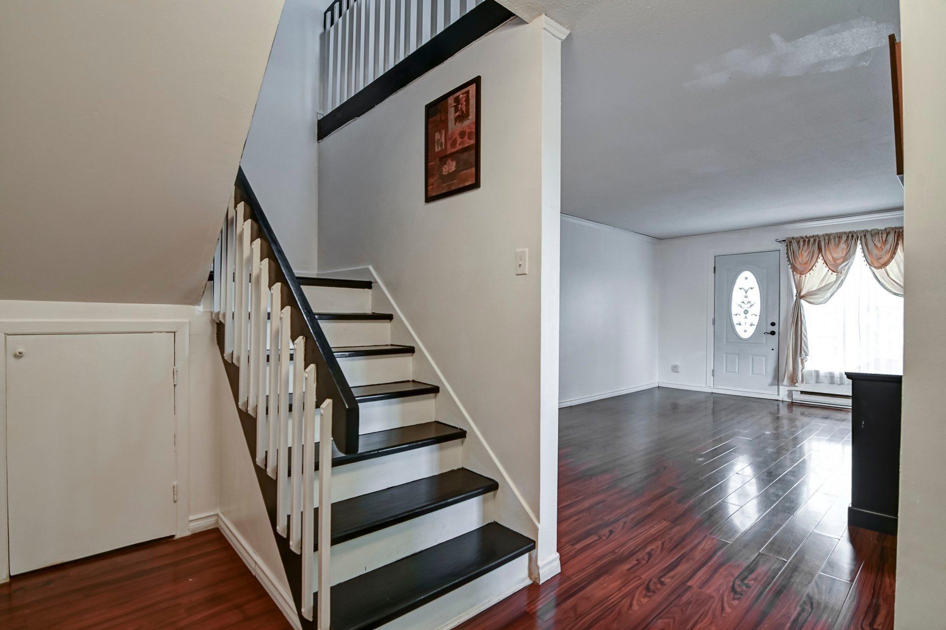 









92


Rue Viking

,
Dollard-des-Ormeaux,




QC
H9G2P1

