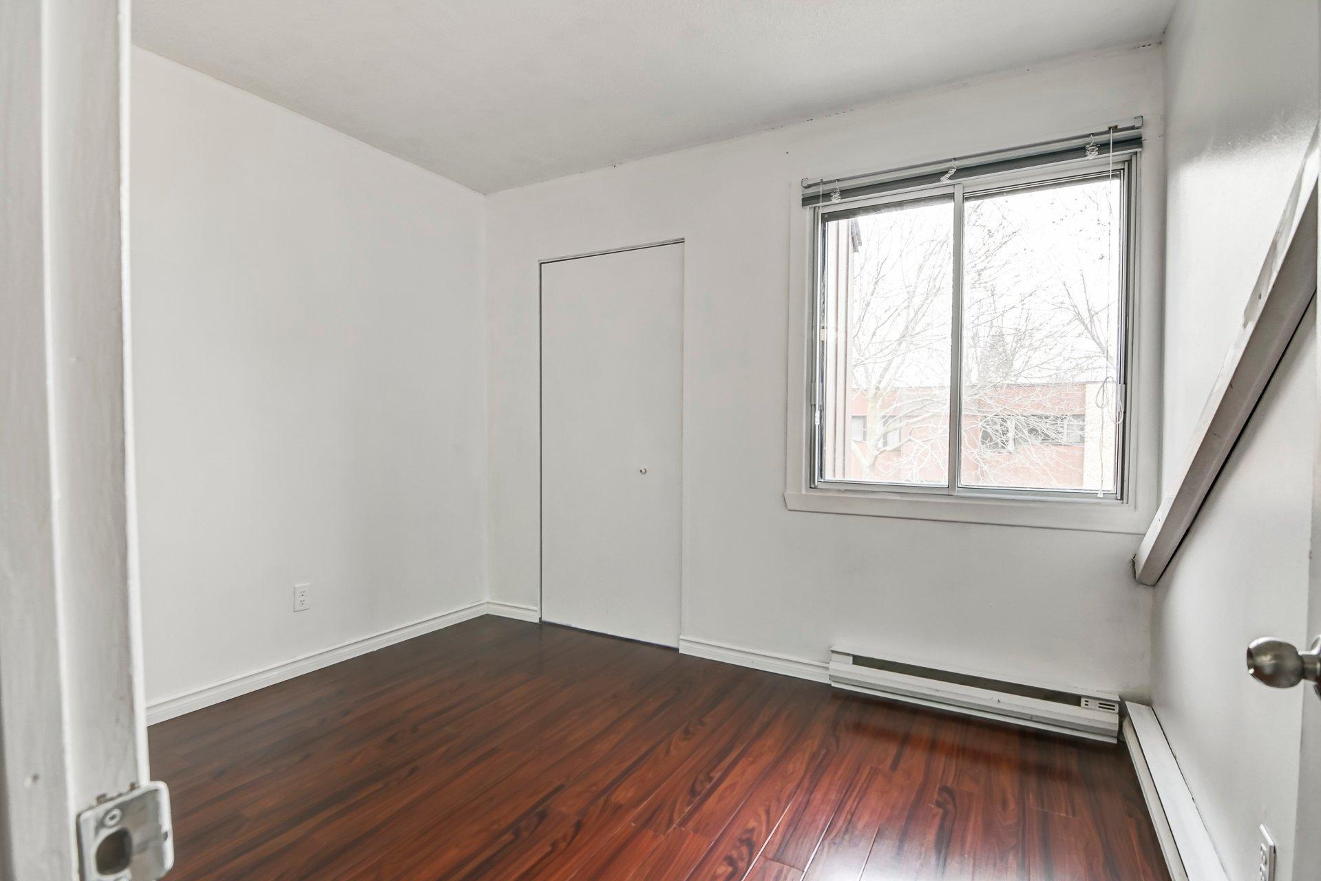 









92


Rue Viking

,
Dollard-des-Ormeaux,




QC
H9G2P1

