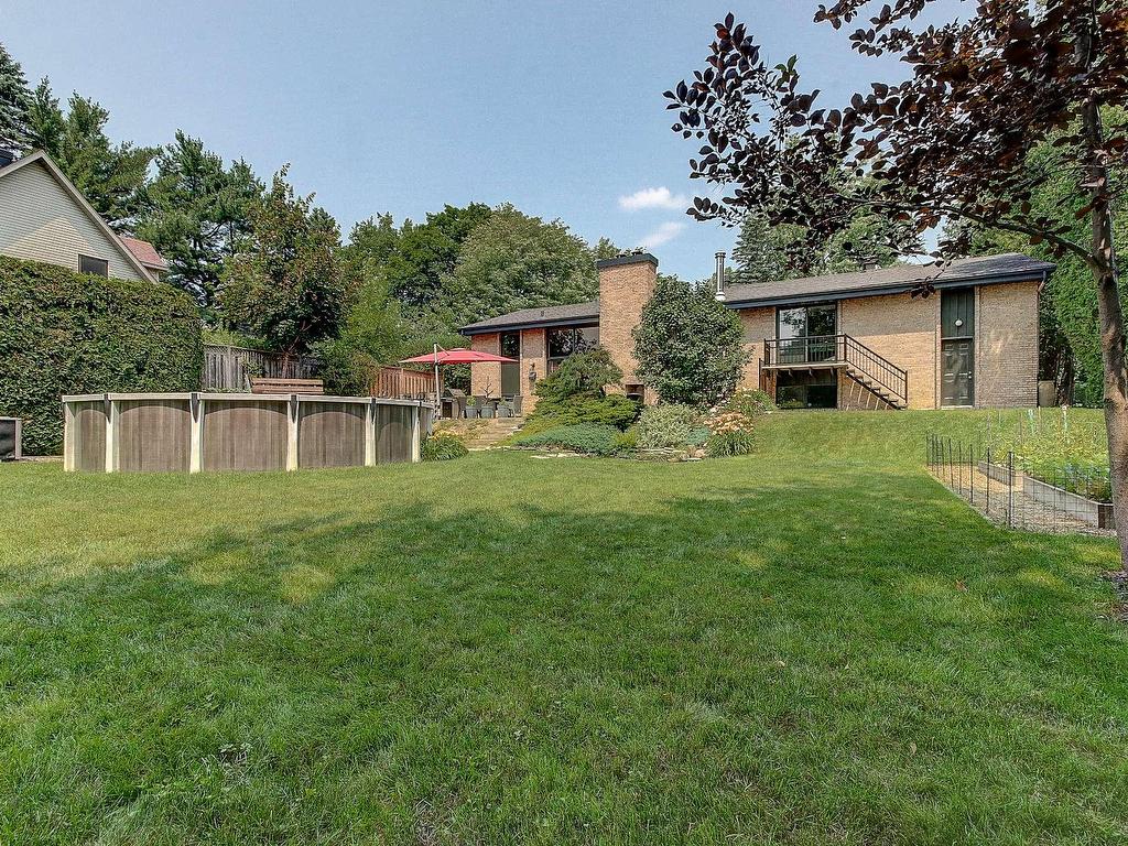 









1987


Rue Montarville

,
Saint-Bruno-de-Montarville,




QC
J3V3V8

