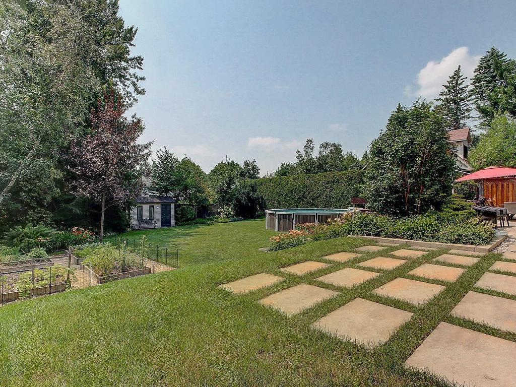 









1987


Rue Montarville

,
Saint-Bruno-de-Montarville,




QC
J3V3V8

