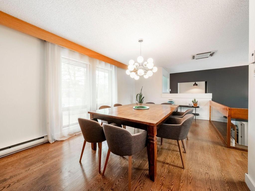 









1987


Rue Montarville

,
Saint-Bruno-de-Montarville,




QC
J3V3V8

